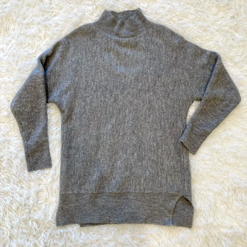 Magaschoni Gray Sweater - Picture 1 of 7